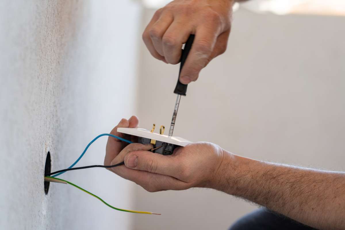 Installation prise électrique 75004