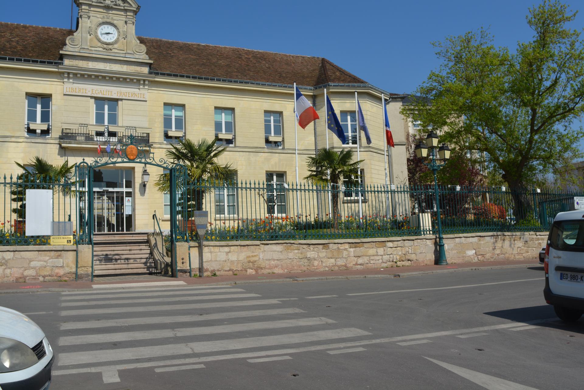 Pontoise Mairie - Fenetre - Pontoise